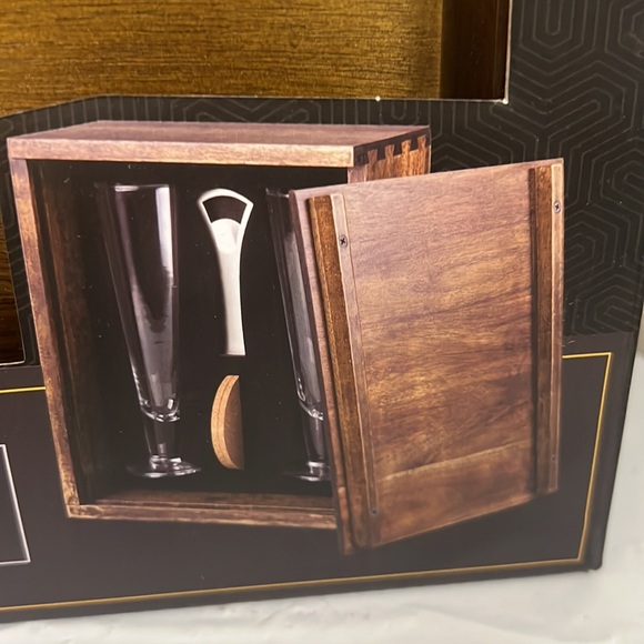 NIB - Legacy Pilsner Beer Glass Gift Set - Picture 6 of 10